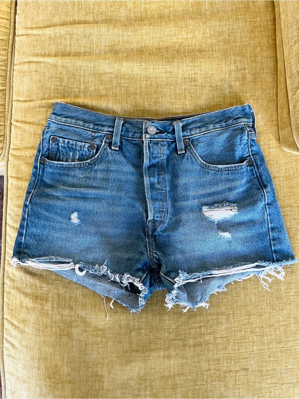LEVI'S® PREMIUM
501® Original Fit High-Rise Women's Shorts